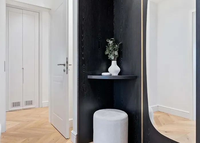 Daire Luxurious 3br Apt With Jacuzzi In Central Lux