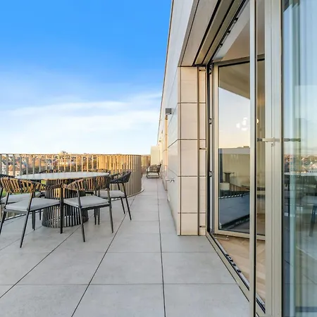 Apartment Luxurious 3br Apt With Jacuzzi In Central Lux *