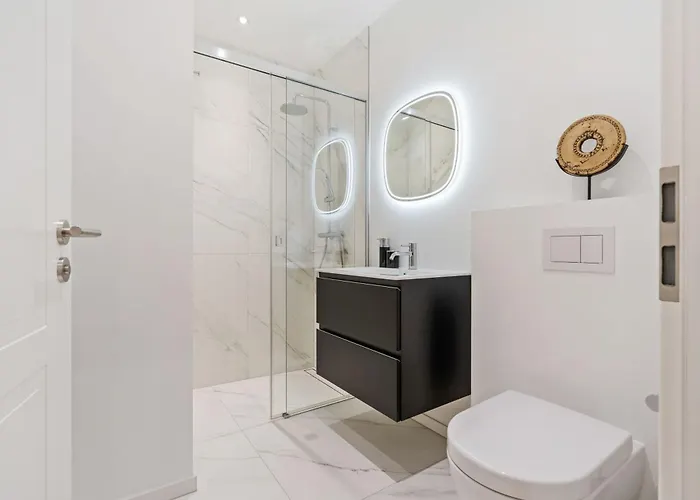 Luxurious 3br Apt With Jacuzzi In Central Lux *