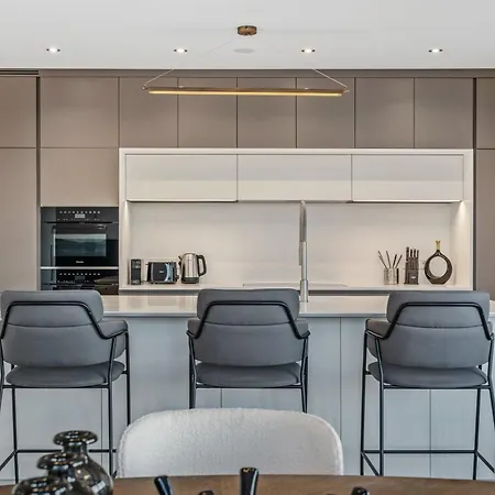 Luxurious 3br Apt With Jacuzzi In Central Lux Appartement *