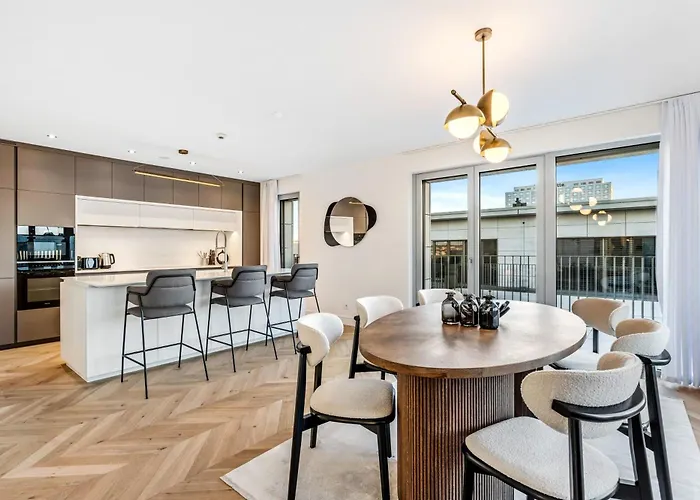 Luxurious 3br Apt With Jacuzzi In Central Lux 아파트 *