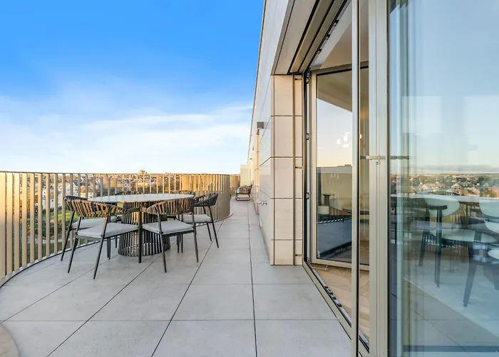 아파트 Luxurious 3br Apt With Jacuzzi In Central Lux *